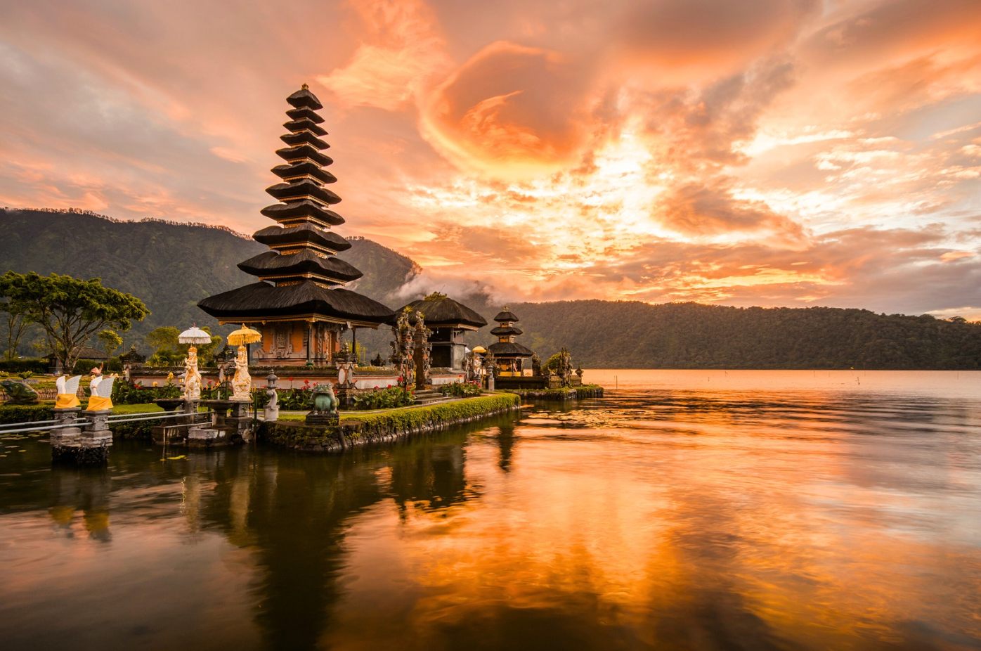 Die schönsten Naturerlebnisse auf Bali: Reisfelder, Wasserfälle und Tempel